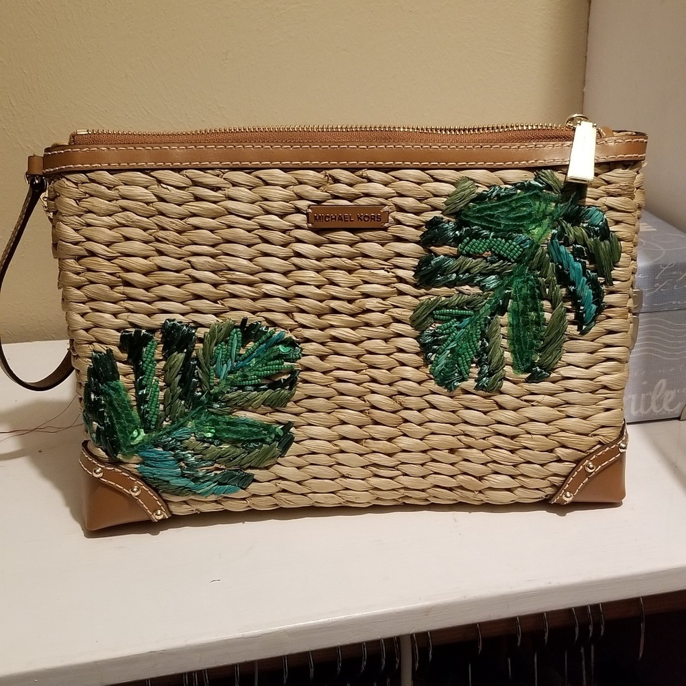 Michael kors clutch